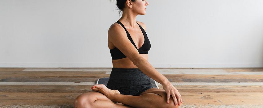 Jak bezpiecznie ćwiczyć, gdy brakuje czasu – aktywność dla zapracowanych